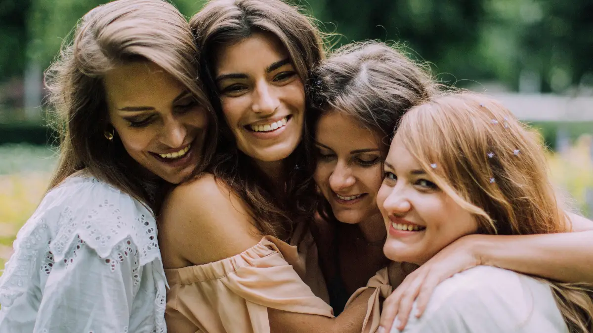 Confiança nas amigas: o grupo te sustenta ou te desgasta em silêncio?
